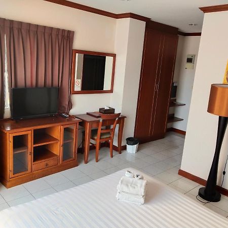 Inn House- Sha Extra Plus Pattaya Exterior photo
