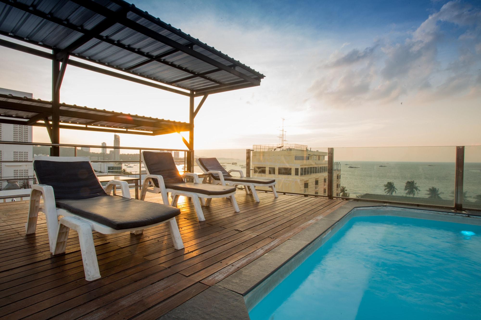 Inn House- Sha Extra Plus Pattaya Exterior photo