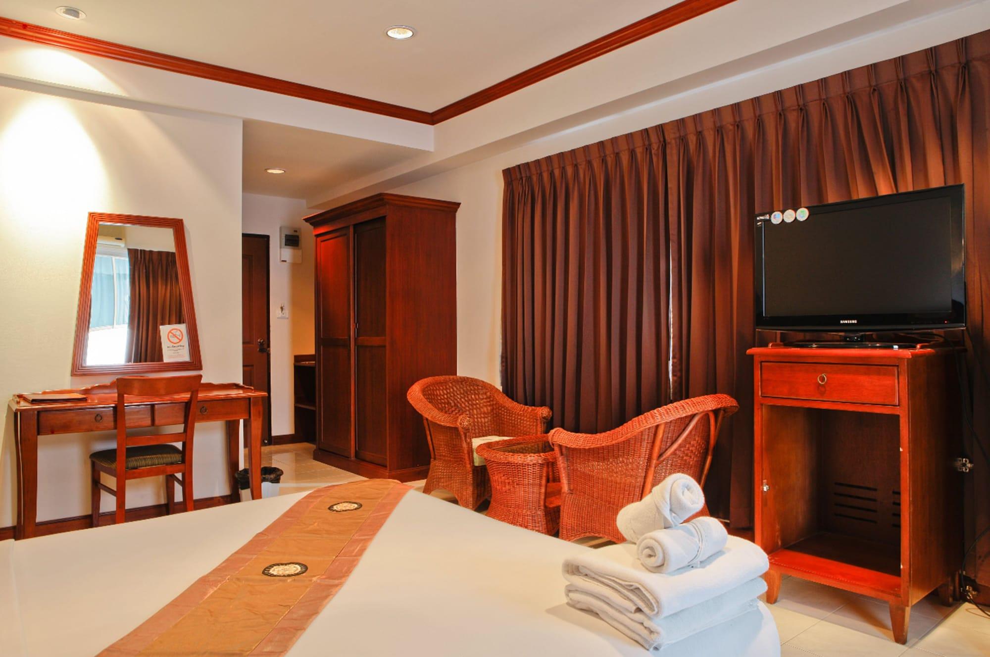 Inn House- Sha Extra Plus Pattaya Exterior photo
