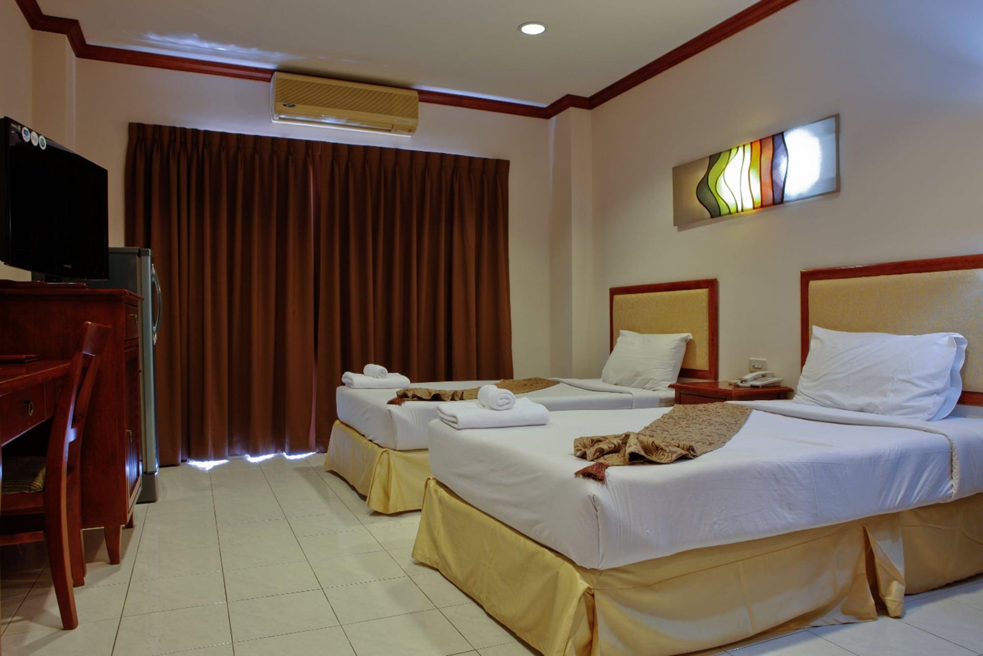 Inn House- Sha Extra Plus Pattaya Exterior photo