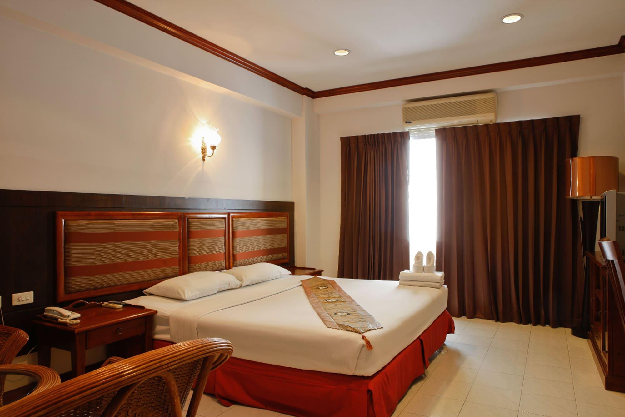 Inn House- Sha Extra Plus Pattaya Exterior photo