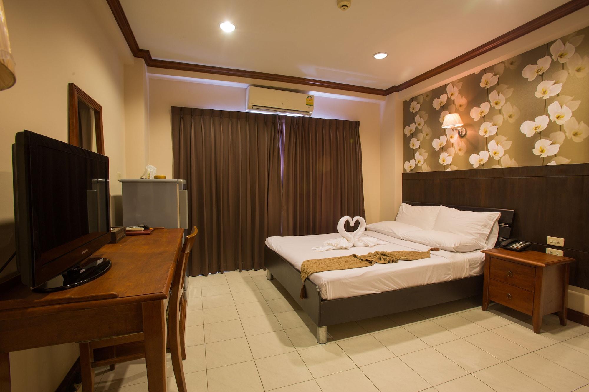 Inn House- Sha Extra Plus Pattaya Exterior photo