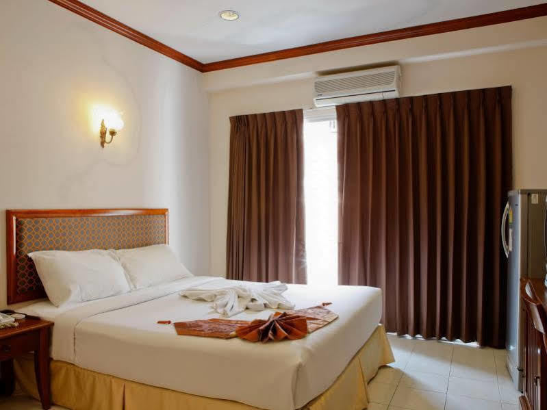 Inn House- Sha Extra Plus Pattaya Exterior photo