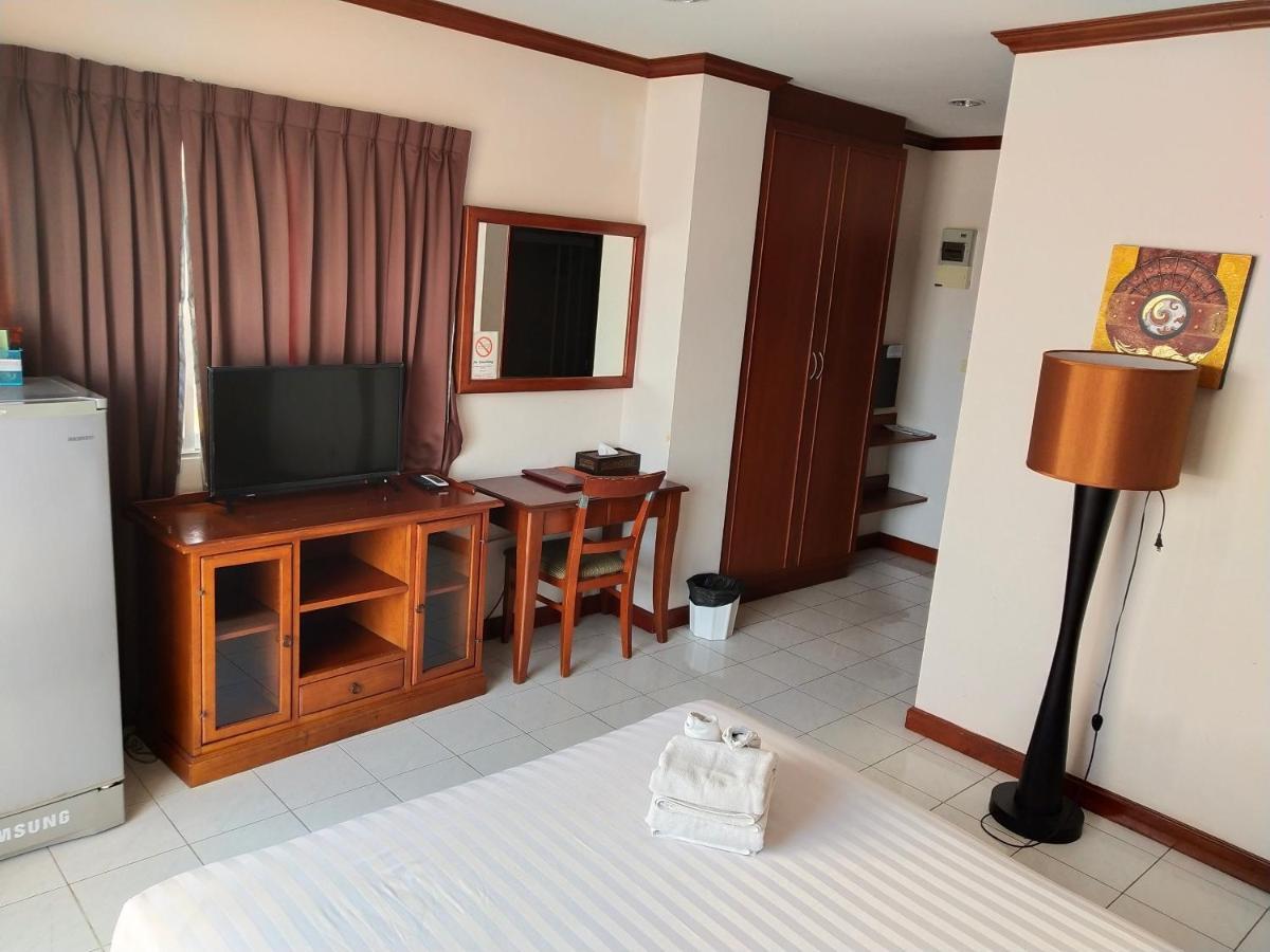 Inn House- Sha Extra Plus Pattaya Exterior photo