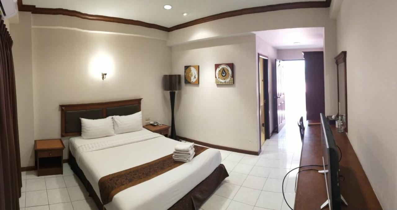 Inn House- Sha Extra Plus Pattaya Exterior photo